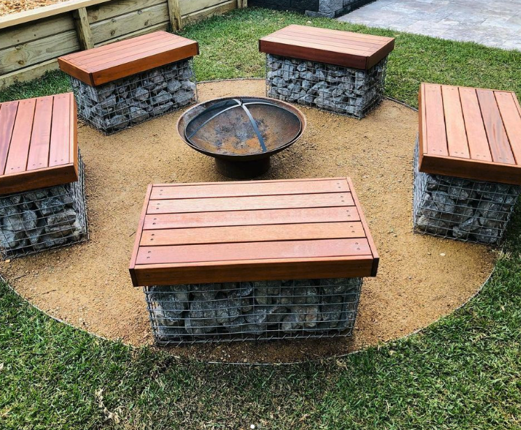 Ember screen on fire pit