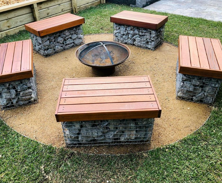 Fire pit with Ember screen