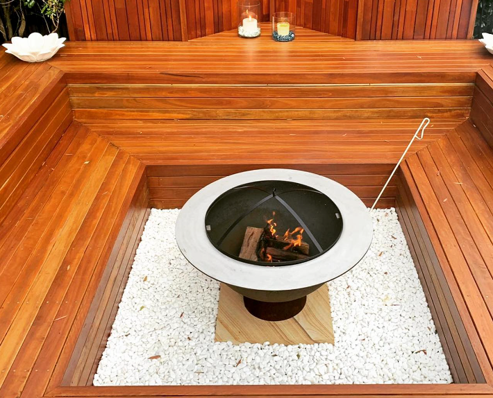 Ember screen on Teppanyaki fire pit